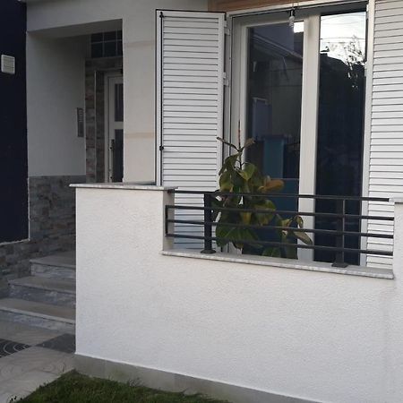 Odise'S Suite Korça Exteriör bild