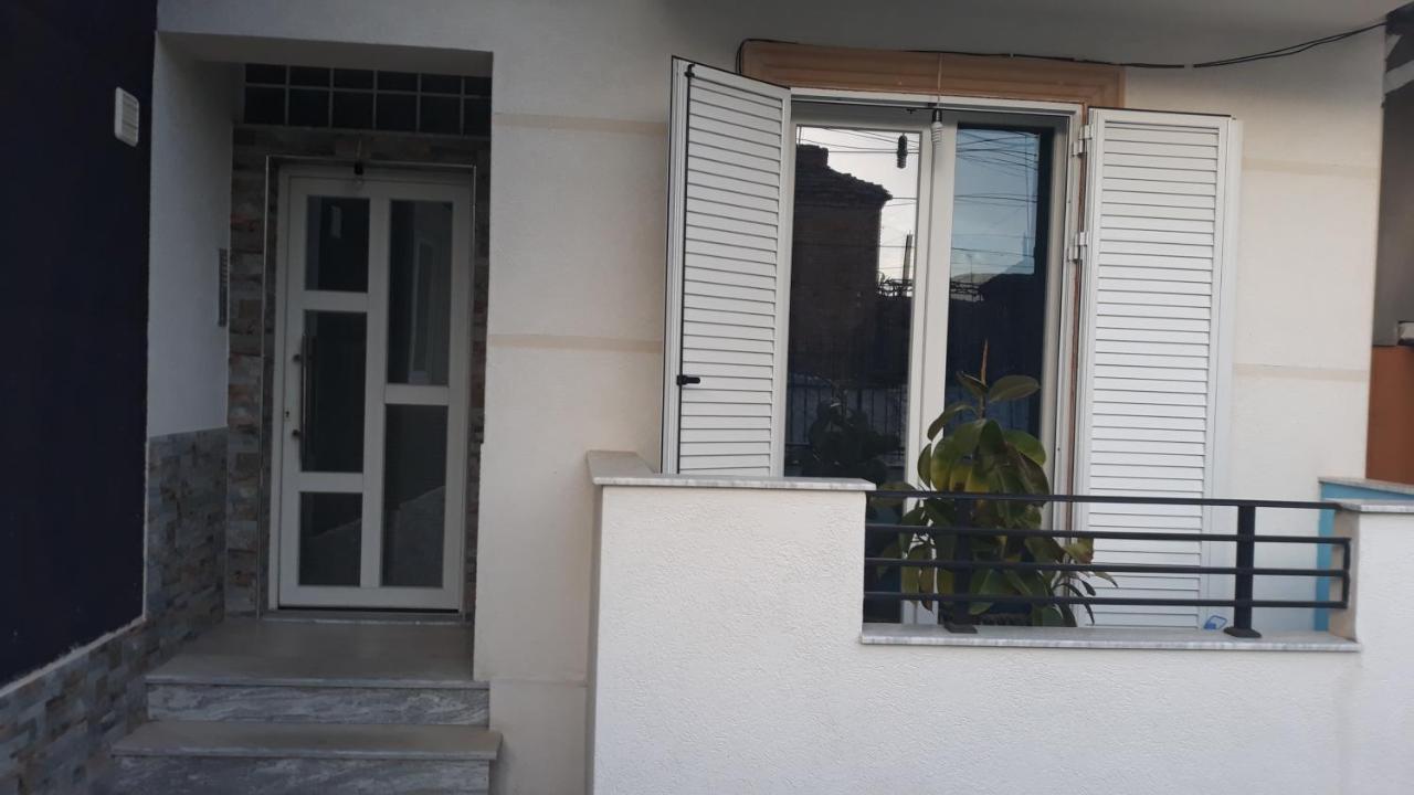 Odise'S Suite Korça Exteriör bild