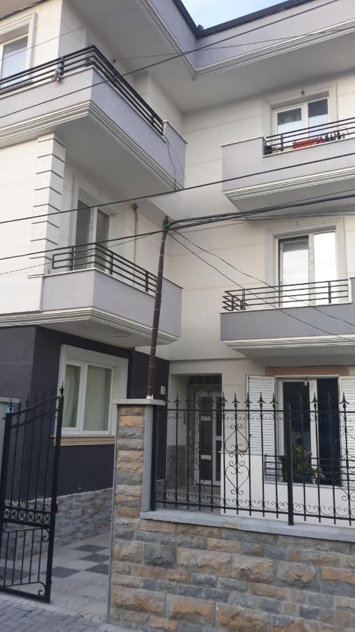 Odise'S Suite Korça Exteriör bild