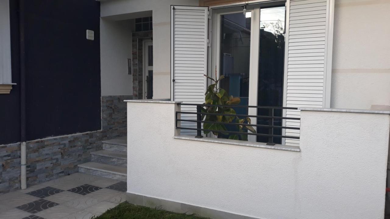 Odise'S Suite Korça Exteriör bild