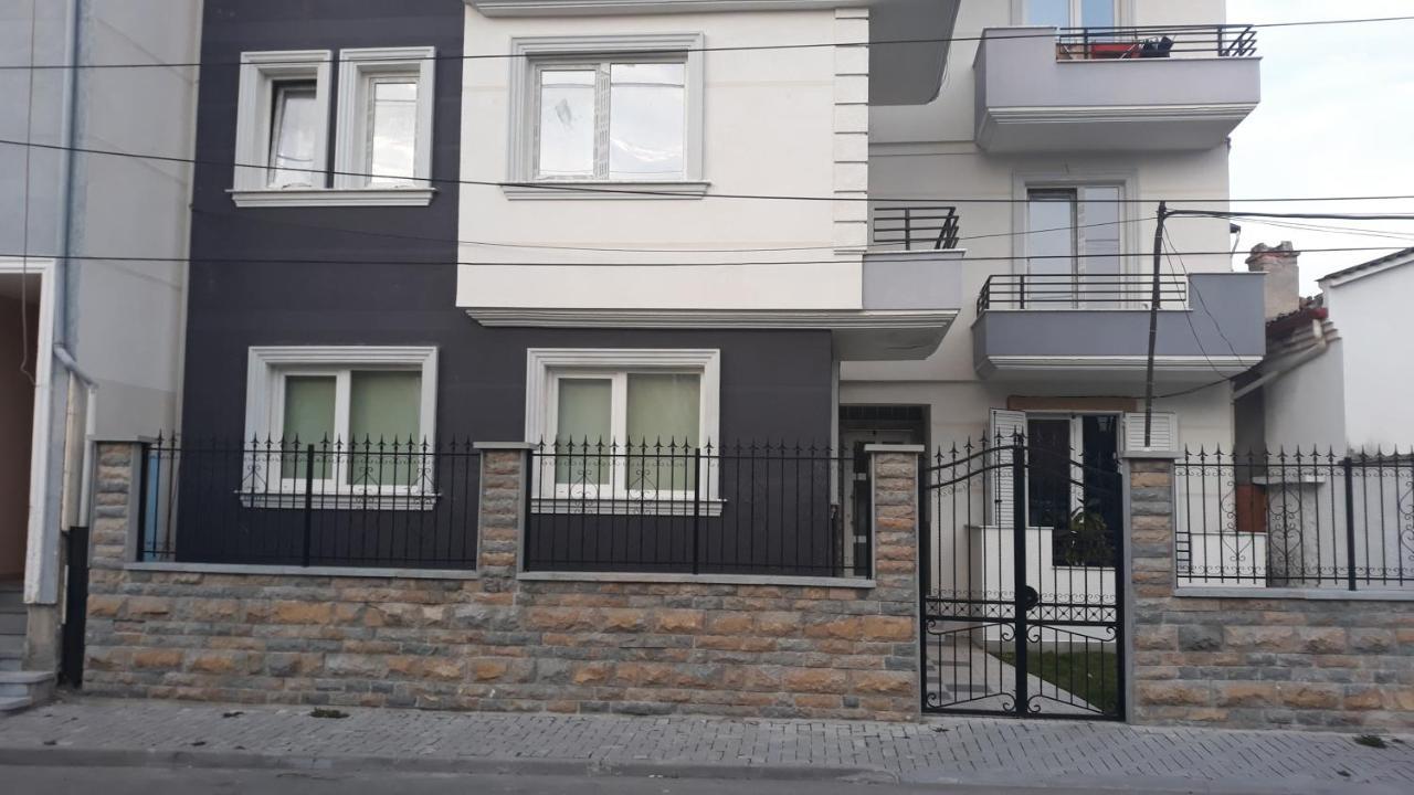 Odise'S Suite Korça Exteriör bild